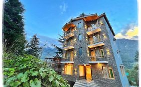 North Deodar Avenue, Manali